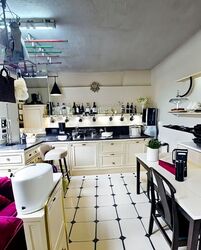 Blk 548 Jurong West Street 42 (Jurong West), HDB Executive #573732361